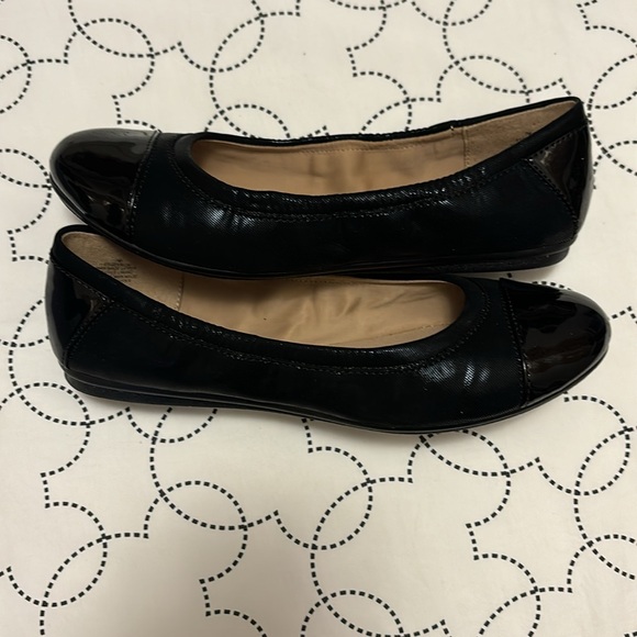 NEW EasySpirit Black flats 7M - Picture 2 of 5